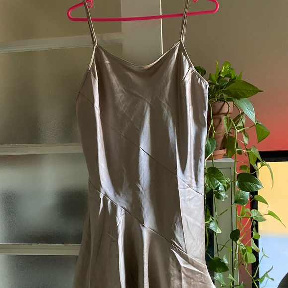 Silky dress - Picture 2 of 4